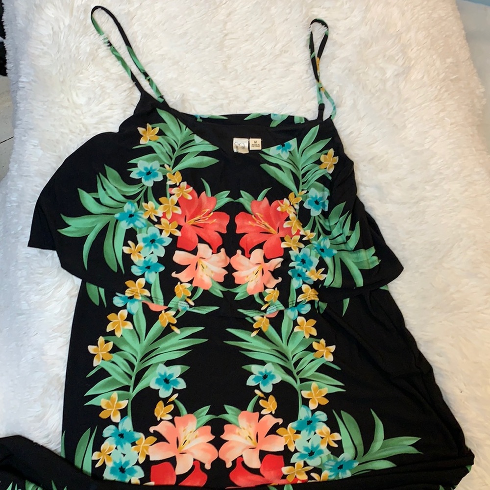 Beautiful floral print travel vibes maxi